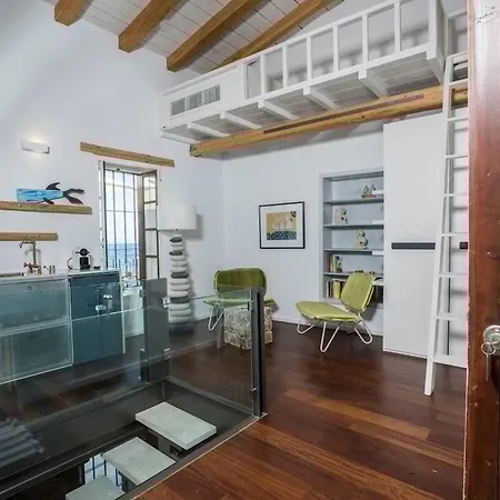 Kito- Transformed House On The Water's Edge ハニア