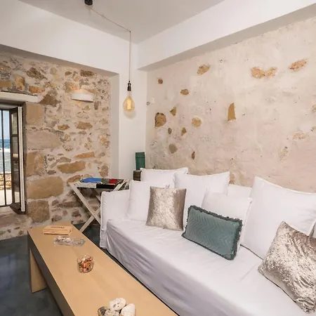 בית נופש Kito- Transformed House On The Water's Edge חאניה
