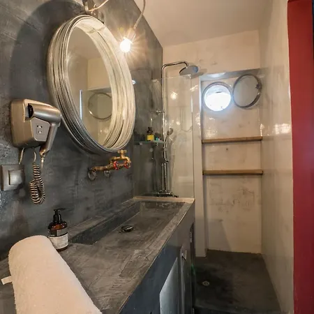 Kito- Transformed House On The Water's Edge Будинок відпочинку