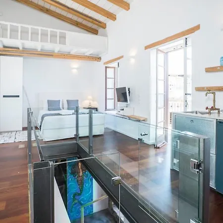 Dom wakacyjny Kito- Transformed House On The Water's Edge Chania (Crete)