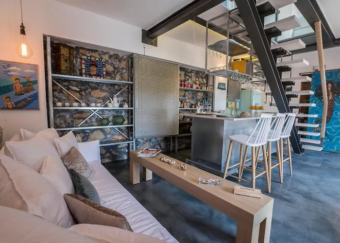 Kito- Transformed House On The Water's Edge *