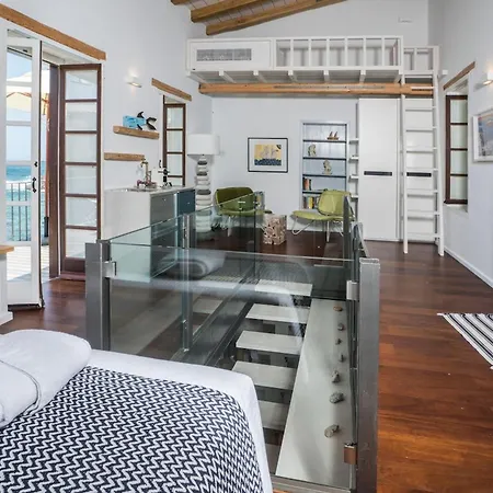 Сasa de vacaciones Kito- Transformed House On The Water's Edge La Canea