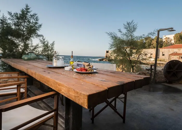 Nyaraló Kito- Transformed House On The Water's Edge *