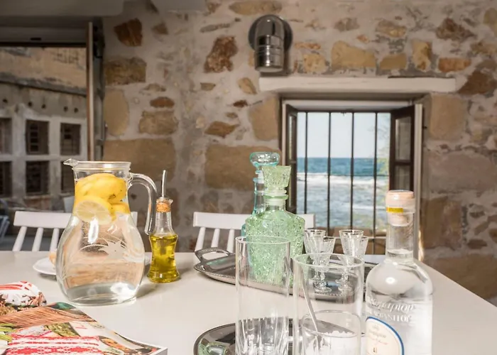 Kito- Transformed House On The Water's Edge Holiday home *