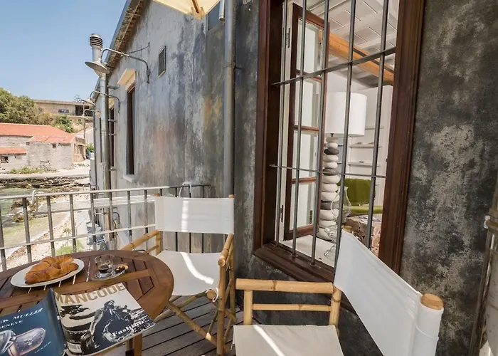 Nyaraló Kito- Transformed House On The Water's Edge *